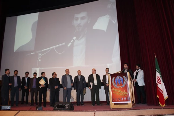 دکتر احمدی استاندار محترم فارس : خوشبختانه ابتکار قابل تقدیری است که این سمینار علمی با همکاری دانشگاه فرهنگیان شهید مطهری(ره) شیراز برگزار شده است .