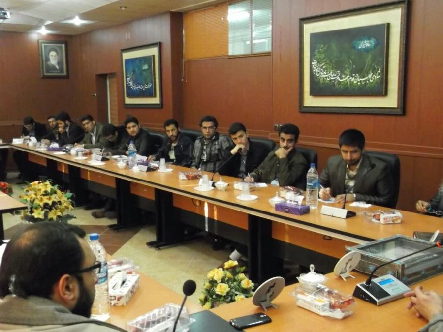 کارگاه معرفت افزایی  دانشجویی با موضوع جریان شناسی سیاسی انقلاب اسلامی همراه با حضور جمعی از   دانشجویان بسیجی دانشگاه فرهنگیان شهید مطهری (ره)