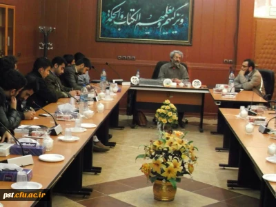 کارگاه معرفت افزایی  دانشجویی با موضوع جریان شناسی سیاسی انقلاب اسلامی همراه با حضور جمعی از   دانشجویان بسیجی دانشگاه فرهنگیان شهید مطهری (ره) شیرازبه میزبانی دفتر نهاد رهبری دانشگاه فرهنگیان