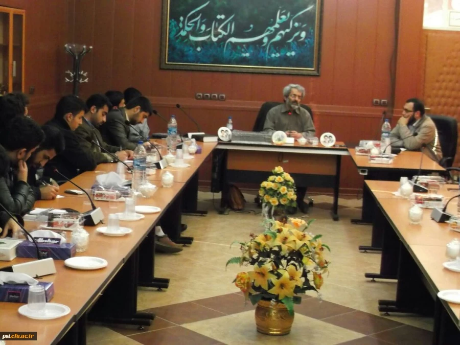 کارگاه معرفت افزایی  دانشجویی با موضوع جریان شناسی سیاسی انقلاب اسلامی همراه با حضور جمعی از   دانشجویان بسیجی دانشگاه فرهنگیان شهید مطهری (ره)