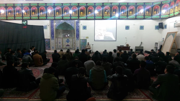 برگزاری نشست بصیرتی با موضوع تحلیل و بررسی مسائل روز در مسجد دانشگاه 2