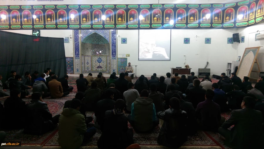 برگزاری نشست بصیرتی با موضوع تحلیل و بررسی مسائل روز در مسجد دانشگاه 2