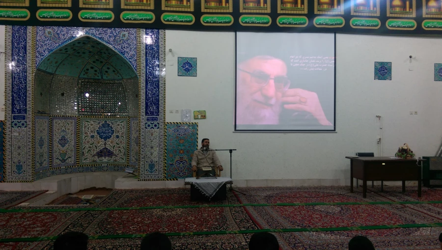 برگزاری نشست بصیرتی با موضوع تحلیل و بررسی مسائل روز در مسجد دانشگاه 7