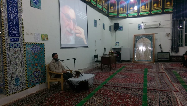 برگزاری نشست بصیرتی با موضوع تحلیل و بررسی مسائل روز در مسجد دانشگاه 8