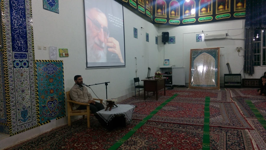 برگزاری نشست بصیرتی با موضوع تحلیل و بررسی مسائل روز در مسجد دانشگاه 8