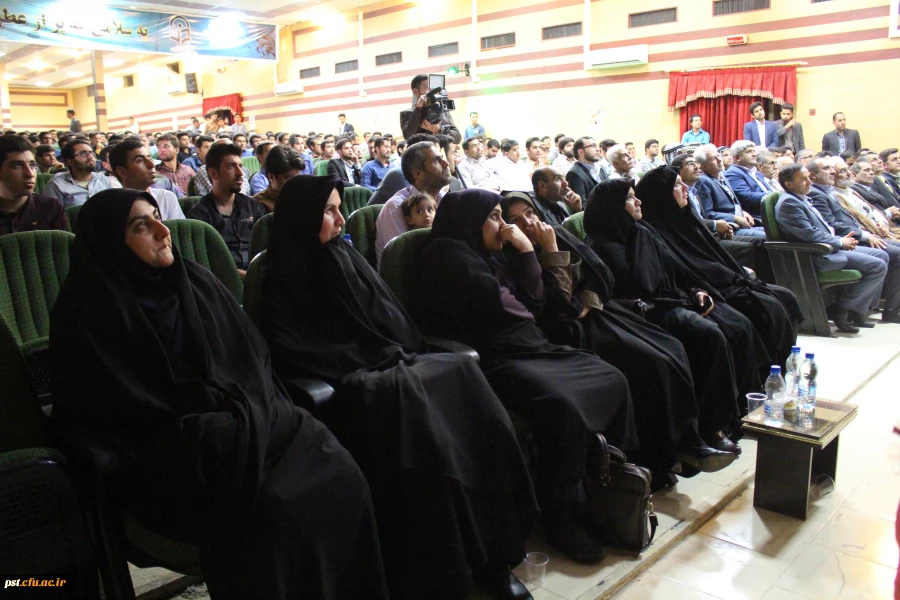 همایش بزرگداشت روز معلم با حضور مدیر کل محترم آموزش و پرورش فارس و مسولین استانی دانشگاه فرهنگیان  در مرکز شهید مطهری (ره) برگزار گردید 2