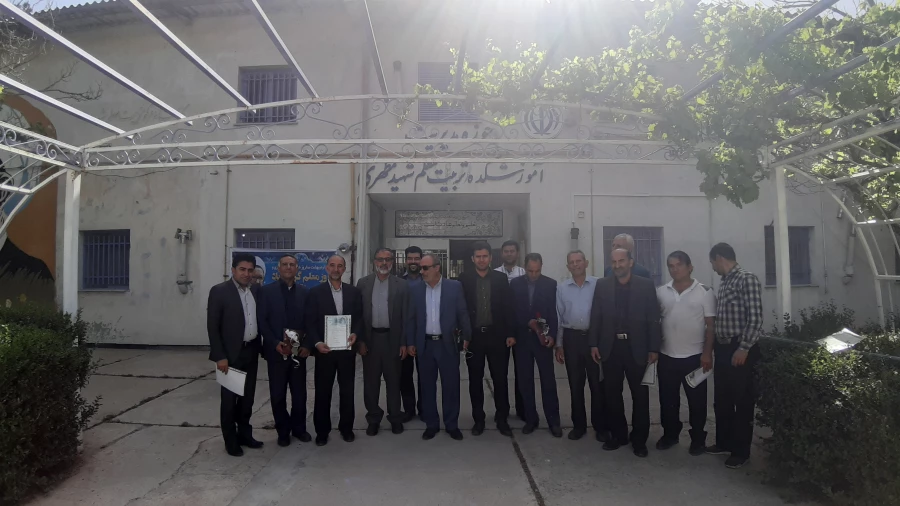 آیین تکریم  و تقدیر از همکاران بویژه بازنشستگان در واحد شهید مطهری