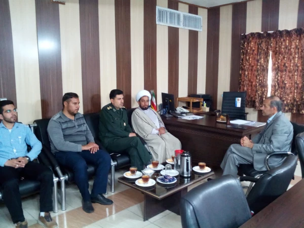 نشست صمیمی سرپرپرست محترم دانشگاه با فرمانده سپاه و نماینده ولی فقیه در سپاه زرقان پیرامون مسایل دانشگاه و تعامل دوسویه