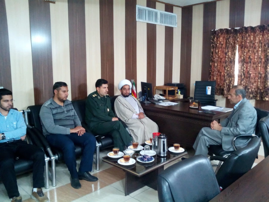 نشست صمیمی سرپرست محترم دانشگاه با فرمانده سپاه و نماینده ولی فقیه در سپاه زرقان پیرامون مسایل دانشگاه و تعامل دوسویه