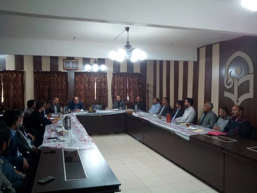 جلسه شورای اداری دانشگاه با حضور آقای دکتر افلاکی فرد ریاست محترم دانشگاه فرهنگیان فارس