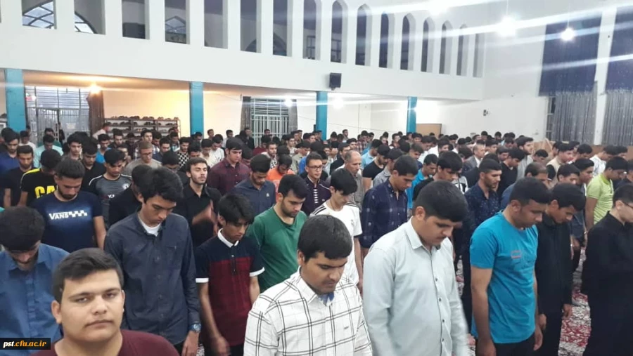 برگزاری اولین نماز جماعت دانشگاه با حضور پرشور دانشجومعلمان در روز پذیرش 