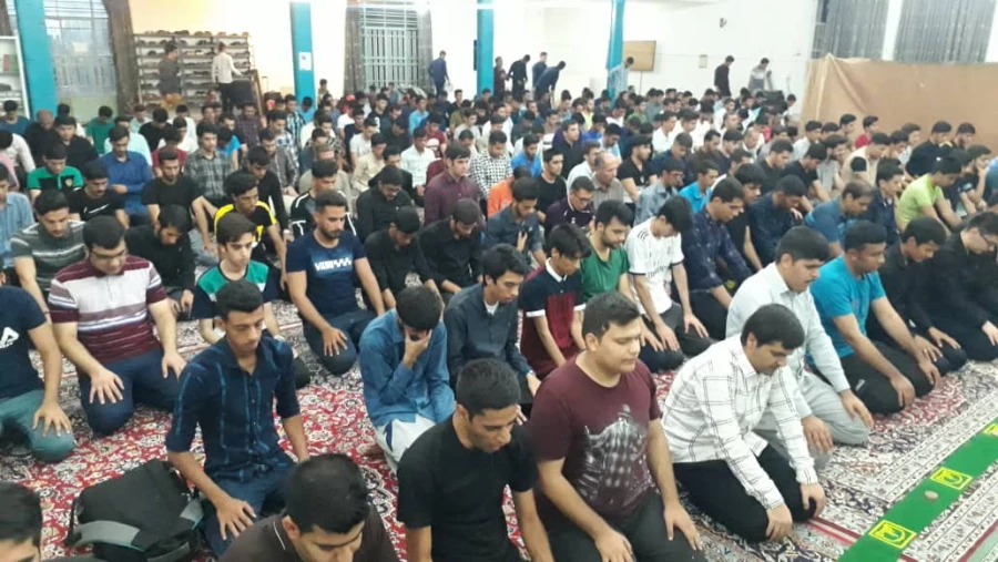 برگزاری اولین نماز جماعت دانشگاه با حضور پرشور دانشجومعلمان در روز پذیرش 