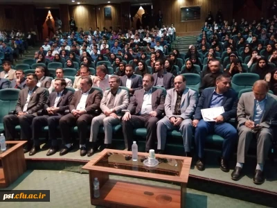 شرکت دانشجومعلمان جدیدالورود  سال تحصیلی 99-98در آیین استقبال از دانشجومعلمان مراکز و پردیس های دانشگاه فرهنگیان استان فارس 