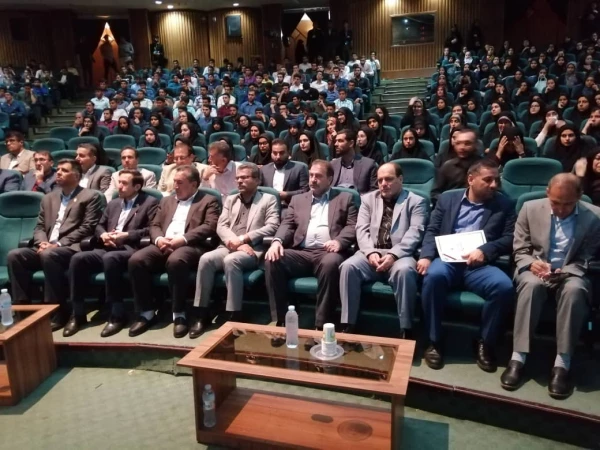 شرکت دانشجومعلمان جدیدالورود  سال تحصیلی 99-98در آیین استقبال از دانشجومعلمان مراکز و پردیس های دانشگاه فرهنگیان استان 