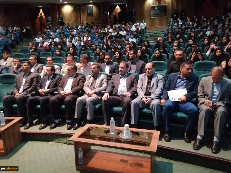 شرکت دانشجومعلمان جدیدالورود  سال تحصیلی 99-98در آیین استقبال از دانشجومعلمان مراکز و پردیس های دانشگاه فرهنگیان استان 