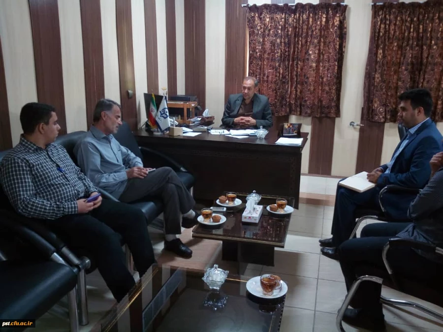 جلسه با مدیر موسسه دارالقران زرقان برای برای برگزاری کلاسهای قرآن 