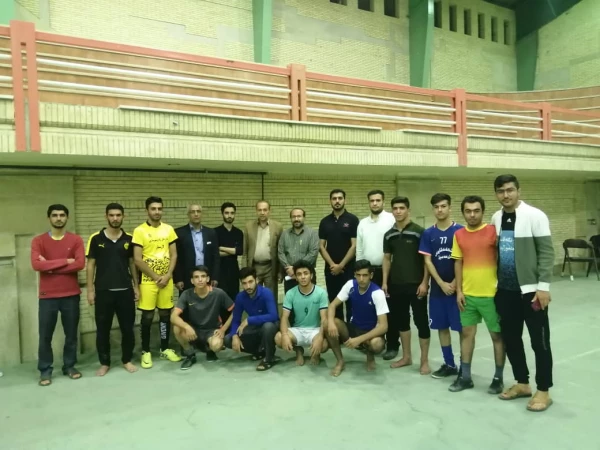 بازدید شبانه ریاست محترم دانشگاه از فعالیتهای ورزشی دانشجومعلمان 