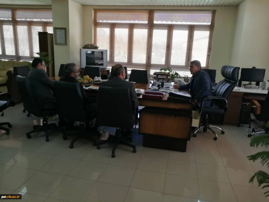 جلسه ریاست محترم دانشگاه جناب آقای دکتر علیدادی با مدیر عامل پالایشگاه گاز 