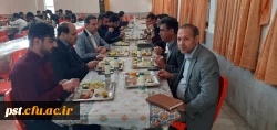 حضور جناب آقای دکتر افلاکی فرد ریاست محترم  دانشگاه فرهنگیان فارس و هیئت همراه  در بین دانشجومعلمان  به همراه مسولین دانشگاه  شهید مطهری  و صرف نهار با آنها بمناسبت روز دانشجو