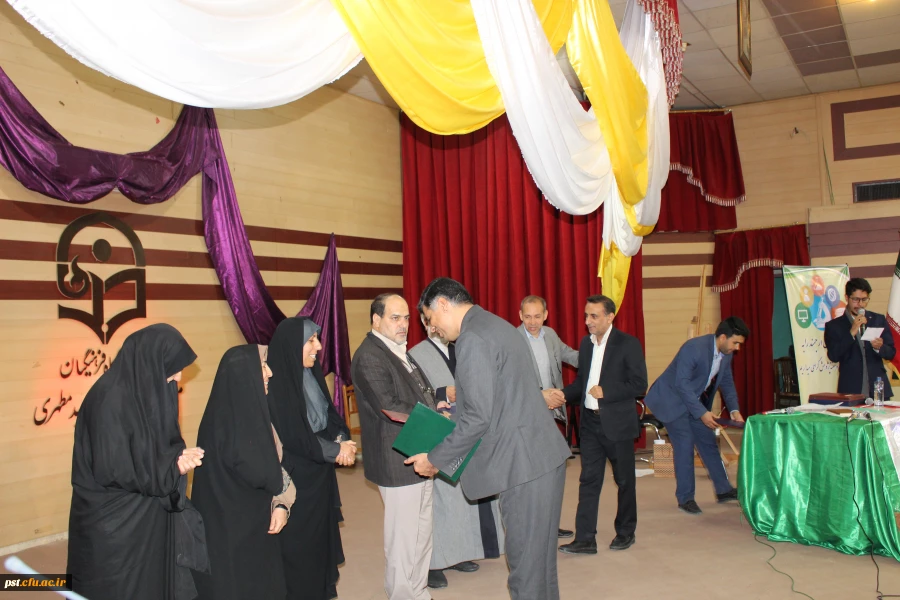 برگزاری همایش استانی هفته پژوهش به میزبانی مرکز شهید مطهری (ره) شیراز 