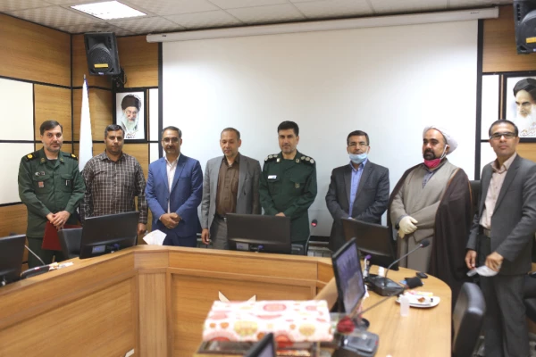 حضور ریاست محترم دانشگاه جناب آقای دکتر علیدادی  در مراسم تکریم و معارفه مسئولان قدیم و جدید بسیج دانشجویی شهرستان زرقان با جمعی از  مسئولان دانشگاه ها و فرمانده بسیج سپاه زرقان