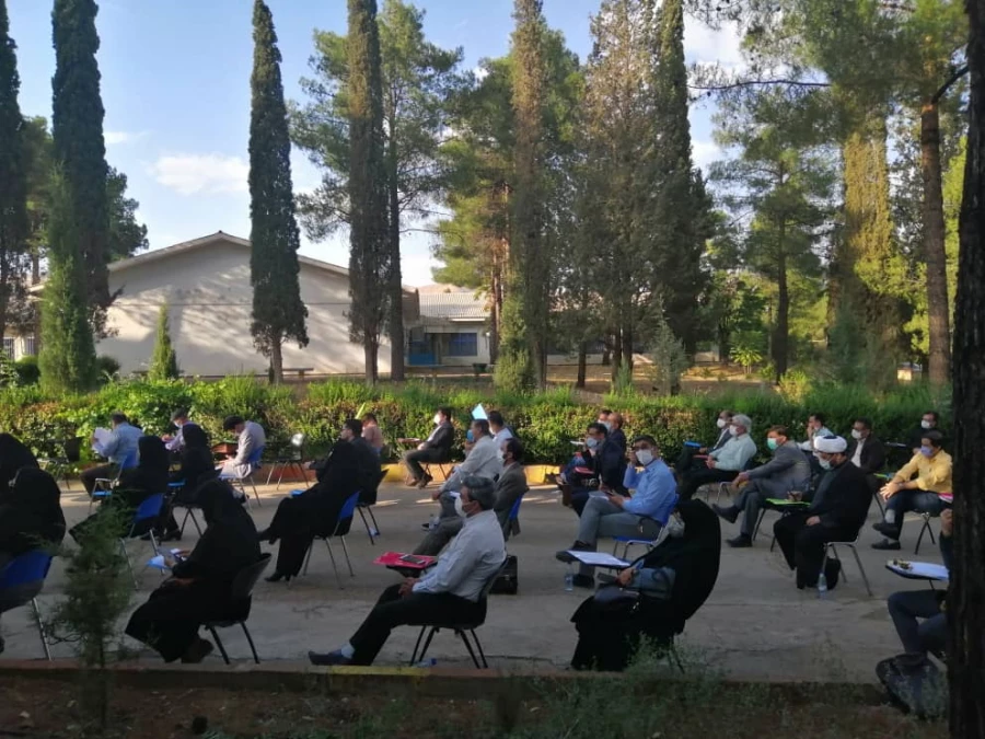 جلسه اساتید مرکز آموزش عالی شهید مطهری عصر یکشنبه به مناسبت آغاز سال تحصیلی جدید ، با رعایت پروتکل های بهداشتی و در فضای باز برگزار گردید