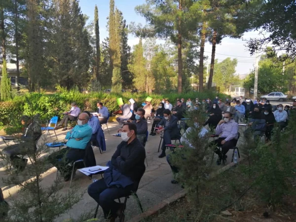 جلسه اساتید مرکز آموزش عالی شهید مطهری عصر یکشنبه به مناسبت آغاز سال تحصیلی جدید ، با رعایت پروتکل های بهداشتی و در فضای باز برگزار گردید