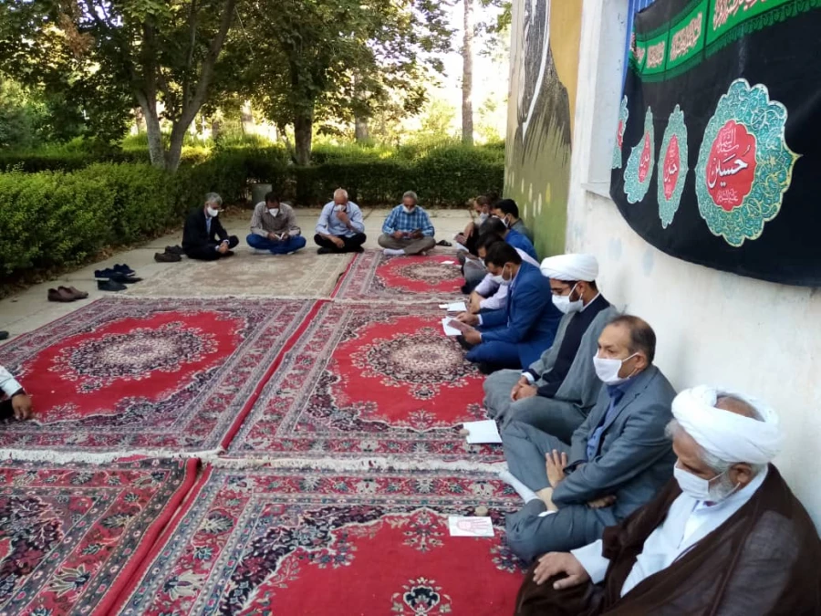 مراسم زیارت عاشورا کارکنان به مناسبت اربعین حسینی (ع ) با حضور مسئول محترم نهاد نمایندگی مقام معظم رهبری در دانشگاه فرهنگیان فارس حجت الاسلام والمسلمین حاج آقا جعفری در واحد شهید مطهری شیراز  