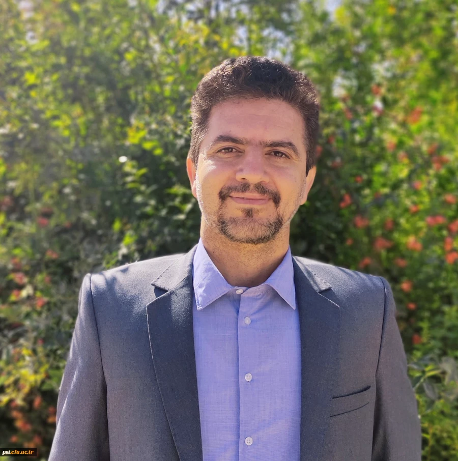 ریاست مرکز شهید مطهری شیراز
دکتر محمد وحیدی
مدرک تحصیلی : دکتری مشاوره