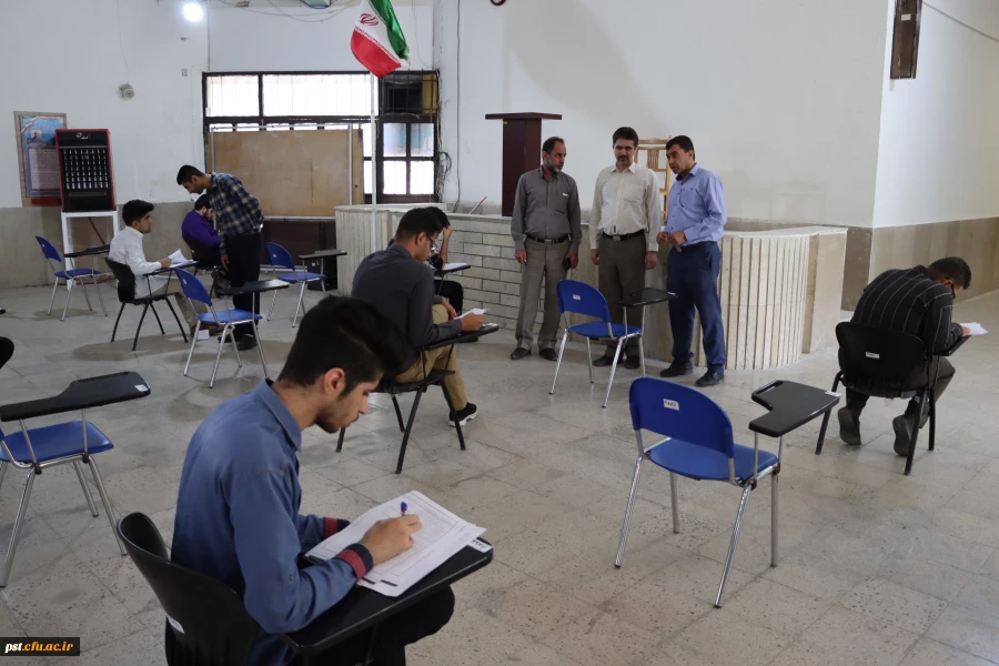 بازدید ریاست محترم مرکز شهید مطهری در دومین روز برگزاری امتحانات پایان ترم 7