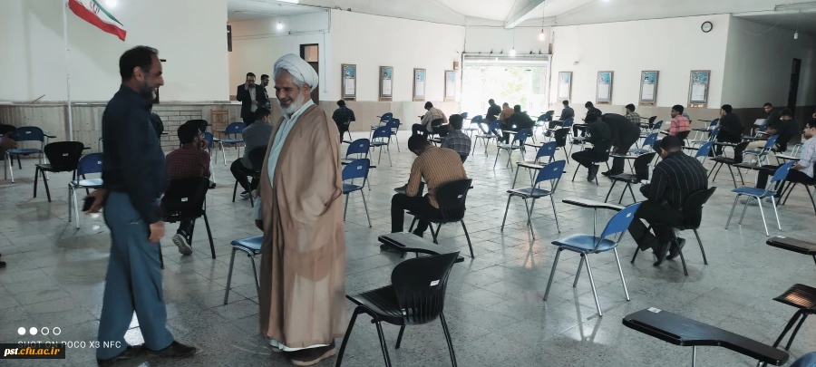 بازدید مسئولین پردیس شهید رجایی از محل برگزاری امتحانات پایان ترم دانشجومعلمان مرکز شهید مطهری شیراز درچهارمین روز برگزاری امتحانات 3