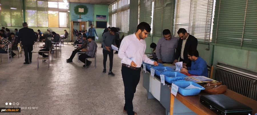 بازدید مسئولین پردیس شهید رجایی از محل برگزاری امتحانات پایان ترم دانشجومعلمان مرکز شهید مطهری شیراز درچهارمین روز برگزاری امتحانات 4