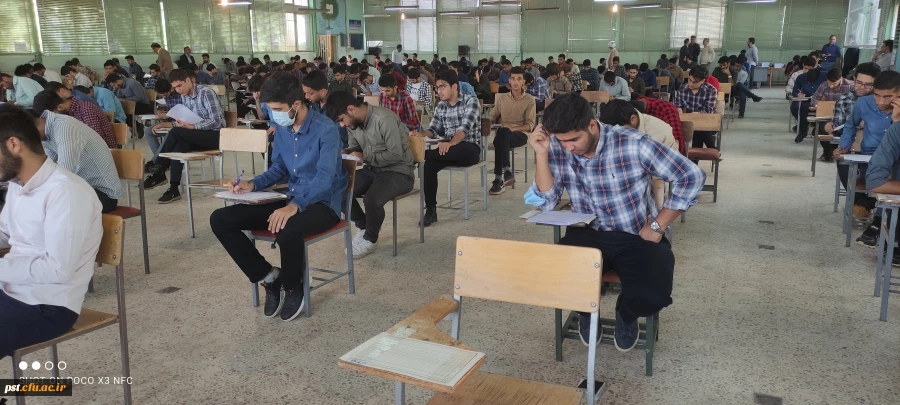 بازدید مسئولین پردیس شهید رجایی از محل برگزاری امتحانات پایان ترم دانشجومعلمان مرکز شهید مطهری شیراز درچهارمین روز برگزاری امتحانات 5