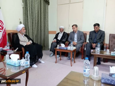 
دیدار رؤسای پردیس ها و مراکز استان فارس با آیت الله دژکام نماینده ولی فقیه در استان فارس و امام جمعه شیراز.
