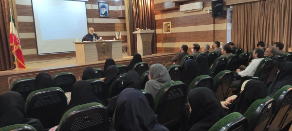 جلسه پرسش و پاسخ 
با سخنرانی استاد قدیری ابیانه، استراتژیست و سفیر سابق جمهوری اسلامی ایران در استرالیا 3