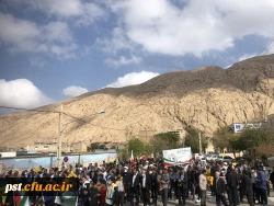 حضور دانشجویان مرکز شهید مطهری شیراز در راهپیمایی روز ۱۳ آبان ماه در شهرستان زرقان  3