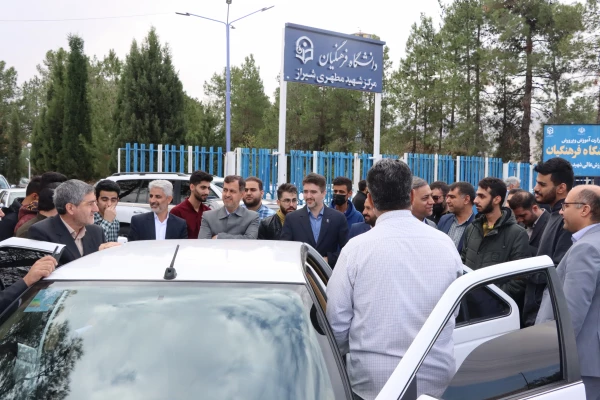  بازدید مسئولین استانی و کشوری از مرکز شهید مطهری شیراز 8