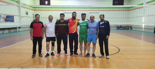 به مناسبت گرامیداشت هفته بسیج جام والیبال در دانشگاه فرهنگیان فارس برگزار گردید. 2