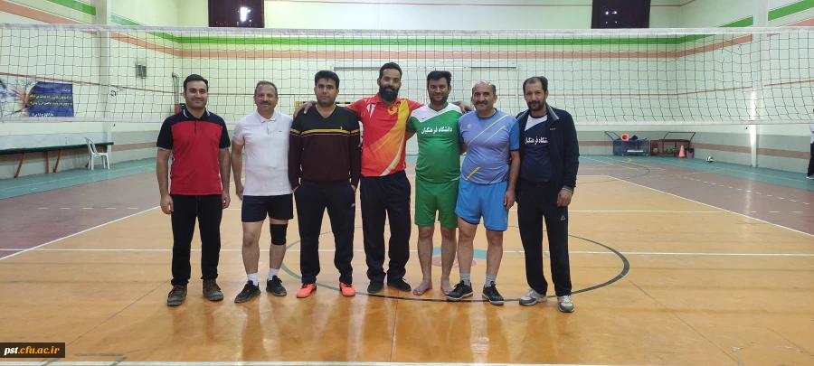 به مناسبت گرامیداشت هفته بسیج جام والیبال در دانشگاه فرهنگیان فارس برگزار گردید. 2