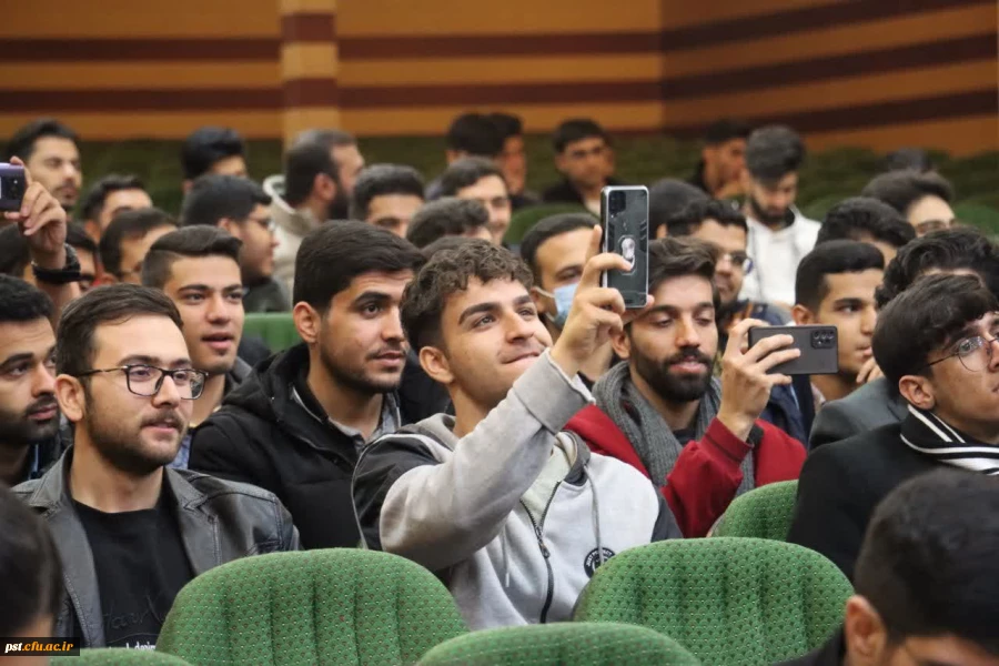 گزارش تصویری آیین گرامیداشت روز دانشجو
 5