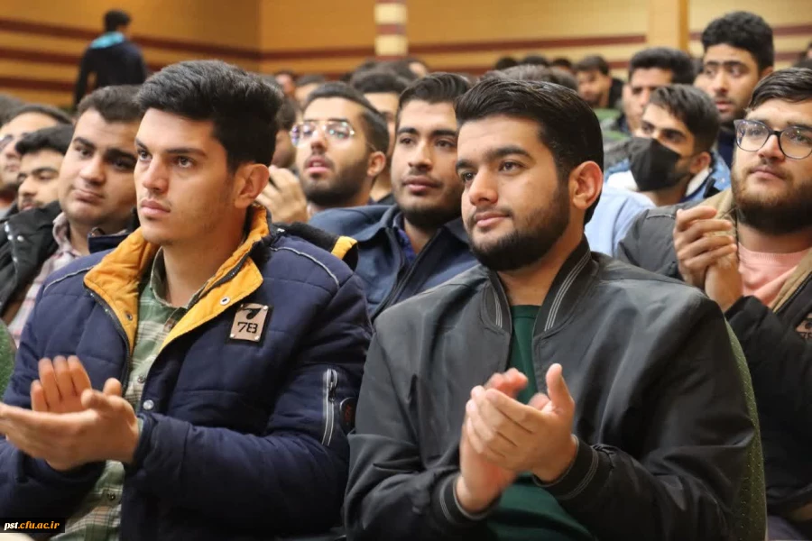 گزارش تصویری آیین گرامیداشت روز دانشجو
 6