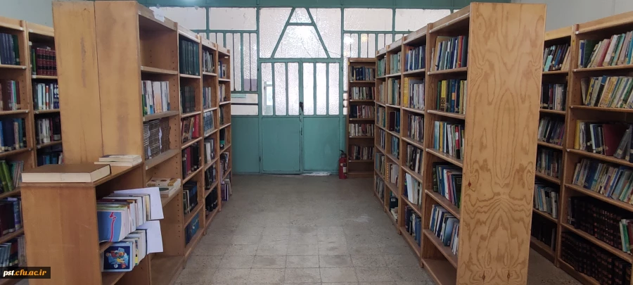 3خرید بیش از  400 عنوان کتاب برای کتابخانه 2