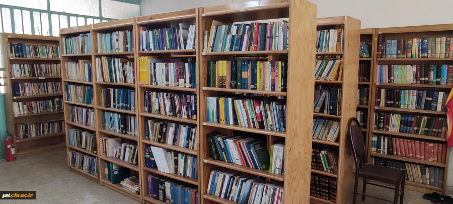 3خرید بیش از  400 عنوان کتاب برای کتابخانه 6