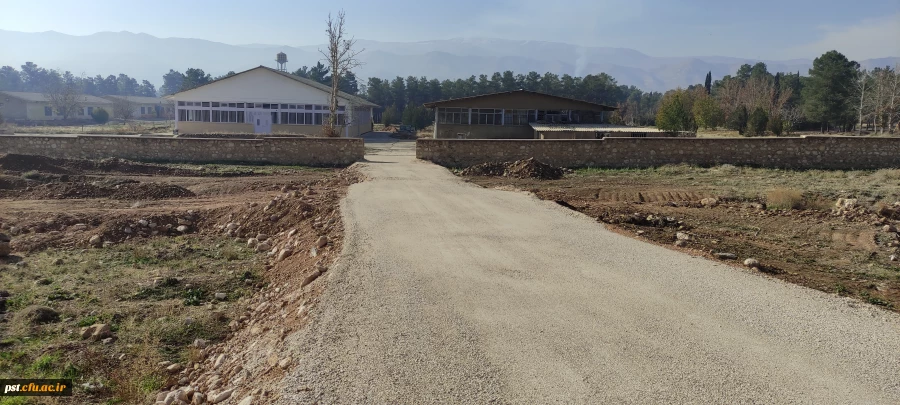 13ساخت مسیر تردد جدید از خوابگاه شهید چمران به سلف شهید احمدی روشن 7