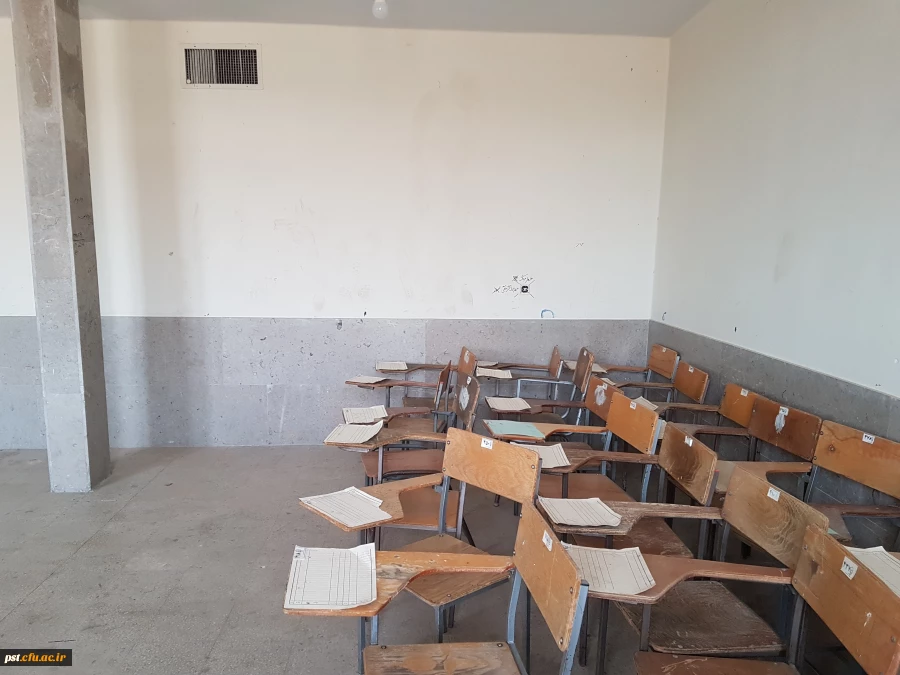17تهیه بیش از 420 صندلی آموزشی، 10 صندلی استاد  و 10 تریبون استاد آموزشی 2 4