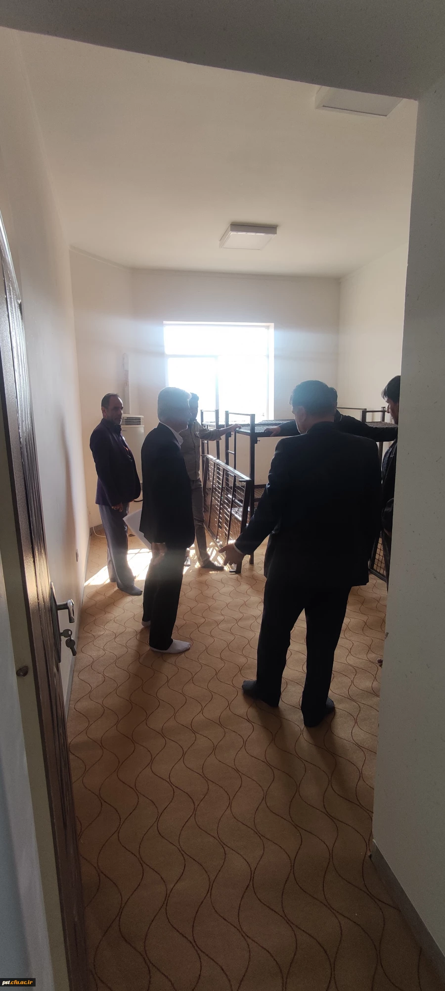 44خرید تجهیزات شامل ۶۵۰ تخت دو طبقه، ۶۵۰ تشک، ۵۵۰ صندلی، ۱۰۰ چوب لباسی ایستاده ، 100 عدد جاکفشی ، ۲۰۰۰ متر مربع موکت ، ۱۰۰ عدد جاکفشی،  40 عدد کمد خوابگاهی، 6