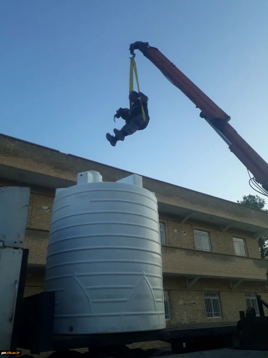 45خرید و نصب مخازن 45 هزار لیتری خوابگاه شهید چمران 2