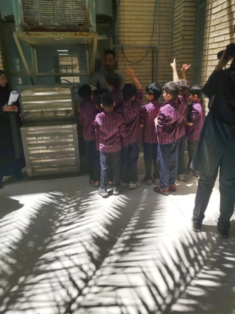 دانشجو معلم عزیز سینا رجایی رشته آموزش ابتدایی