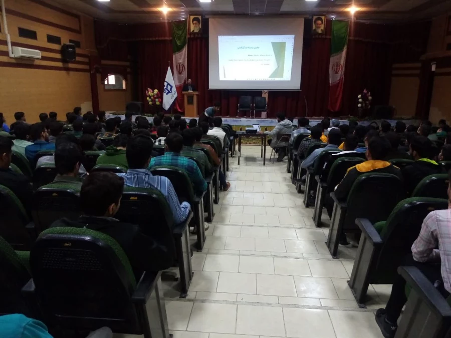 جلسه توجیهی آیین نامه آموزشی در واحد دانشگاهی شهید مطهری شیراز