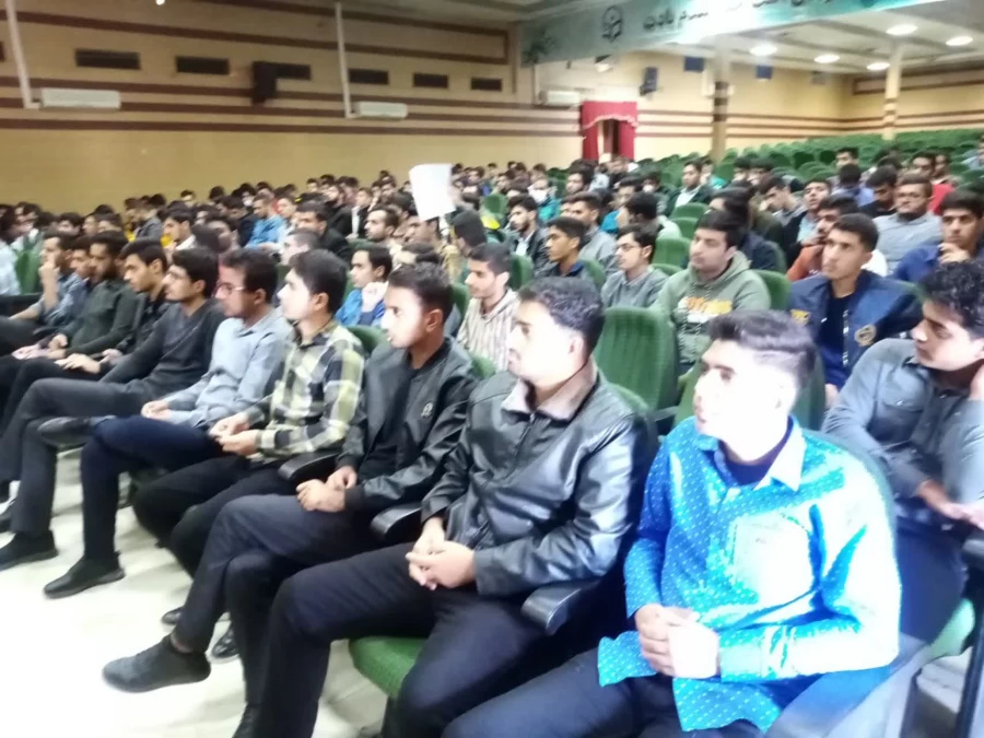 جلسه توجیهی آیین نامه آموزشی در واحد دانشگاهی شهید مطهری شیراز